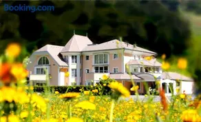 Grütter Luxury Apartments - Image 5