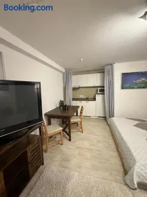 Ferienwohnung Golden Apartment Stilvoll Klar - Image 3