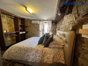 Casa Monaco Luxury Apartment - Image 5