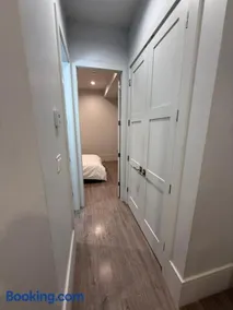 Cozy Private Suite Near UBC & Beaches - Image 2