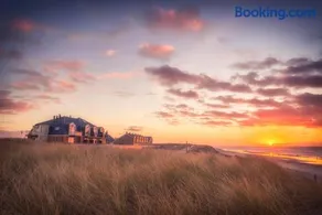 Strandhotel Noordzee - Image 2