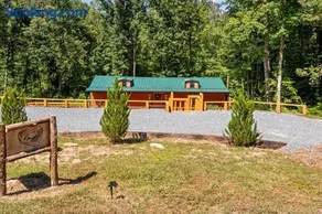 The Heartwood Hideaway-Charming Cabin Getaway-Trails, Creek, and Starry Nights - Image 3