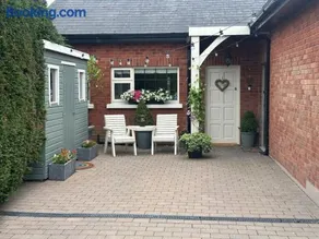 Richmond Cottage Beag - Image 1