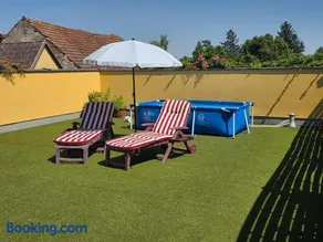 Hawa's Penthouse Studio with Terrace - Image 1