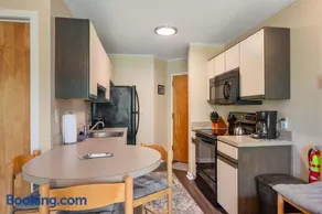 Cozy 1 Bedroom Condo Holiday Valley - Image 2