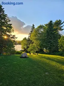 Tantallon Guest Room with Private Beach - Image 1
