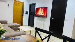 Spacious Apartment Ennasr, S2, Main Street - Image 2