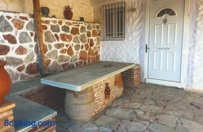 Seafront House, Private Beach, Sunset View, Diliso - Image 2