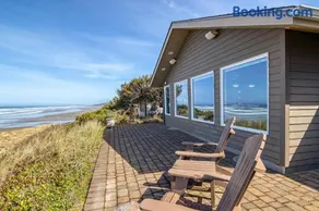 Ocean Front with Beautiful Views! The Beach House-Seal Rock - Image 1