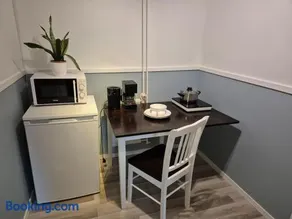 Central apt in quiet residential area - Image 3