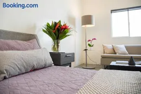Hollywood Guesthouse - Image 2