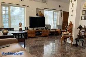 Garden Home mindfully laid out & furnished - Image 1
