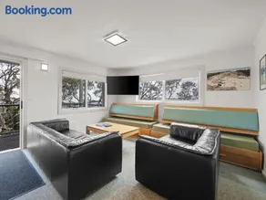 Summit Lodge 1 AMS Mt Buller - Image 2