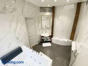 Le Clovis Suites Spa Sauna - Image 5
