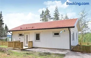 Two-Bedroom Holiday Home In Malilla - Image 2