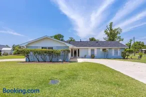 Cozy 3 Bedroom Home - Image 2