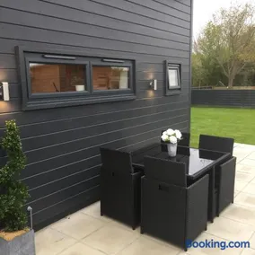 Willow Court Farm Studio West & Petting Farm, 8 mins to Legoland & Windsor, 15 mins to Lapland UK - Image 5