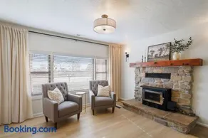 Family-Friendly 4BR Provo Home Near Provo Airport - Image 4