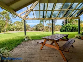 The Lakeside Retreat - Image 2