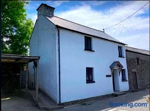 The Eliot Cottage - Image 2