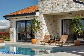 Escapist Villa - Image 5