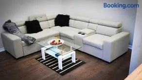 Stunning fully furnished detached house 4 Bed Retreat, with complete privacy and comfort, WiFi & Full Kitchen - Image 5