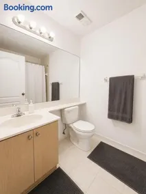 2rooms Condo w free parking fast WiFi Community pool - Image 3