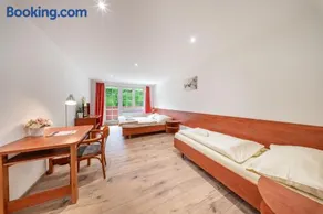 Hotel Velveta - Image 2
