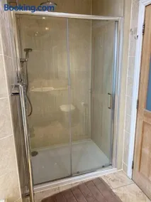 47 High Street- 3 bedroom maisonette - Image 1