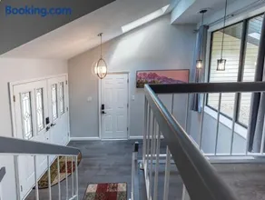 Perfect Getaway 3BR 3BA Home Close to Parks and Shopping - Image 5
