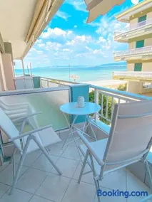 Beachfront Cozy Apartment - Image 1