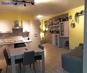 FactoryRetreat Apartment - Image 2