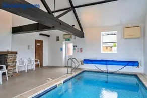 Finest Retreats - Tarkas Holt Log Cabin, Stowford - Image 4
