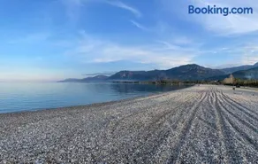 Koulouras Holiday Apartments - Image 1