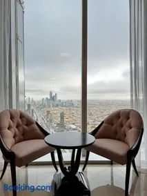 Luxury 3BR apartment in a tower overlooking the financial towers - Image 5