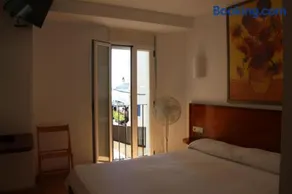 Hostal Cristina - Image 2