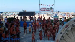Hotel Canasta - Image 2