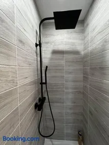 Gite à la ferme avec jacuzzi et piscine chauffée - Image 1