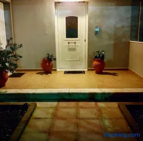 Apartment with gardens (ideal for surfers) - Image 2