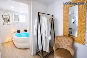 Apartamentos De la Haya & Suite con Jacuzzi, junto al Teatro Romano - Image 2