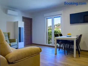 Apartamentos EL PUENTE - Image 1
