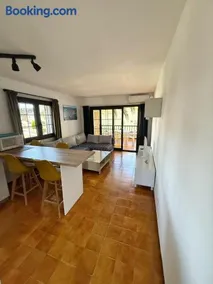 Apartamento en la Escala con piscina y parking - Image 1