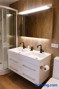 Tiny House - Image 2