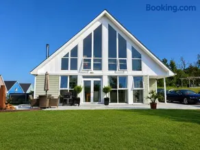 Countryside Retreat 3BHK Hot Tub Panoramic Views - Image 1