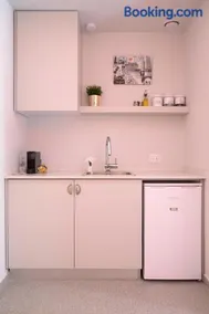 Glamorous Pink Pearl Studio Beach - Image 2