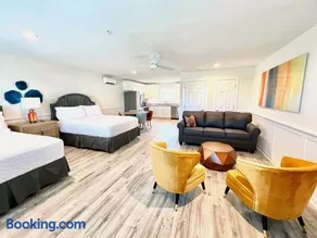 206 Queen Suite, 2nd Floor Low Tide - Image 3