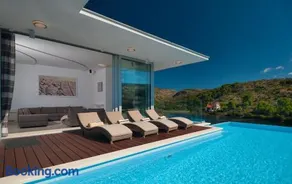 Stunning Brac Villa 5 Bedrooms Villa Infinite Stunning Sea Views - Image 2