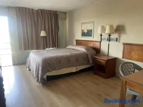 Tyler Inn & Suites - Image 2