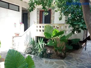 Apartment with Garden - Image 2