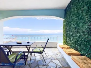 Beachfront summer house - Image 1